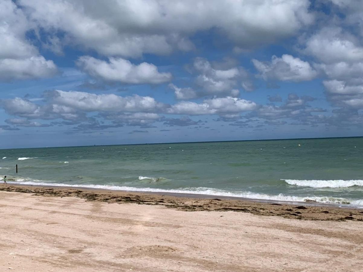 Saint-Aubin-Sur-Mer: Bel appartement traversant Eksteriør billede